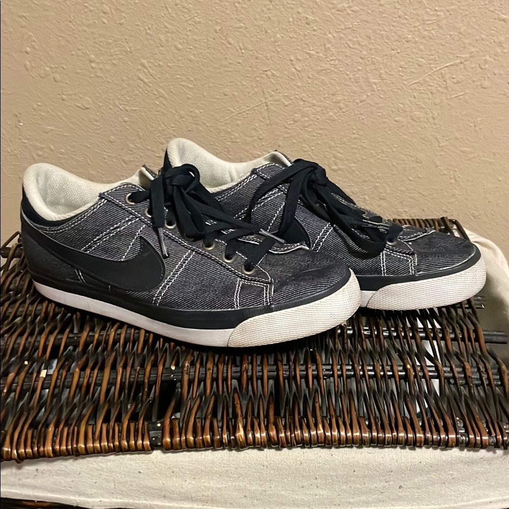 Nike Men's Black Sneakers